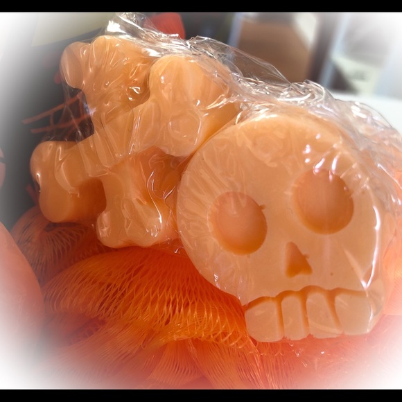 SOLD! Pumkin Spice Hallowen Spa Set - Picture 6 of 8